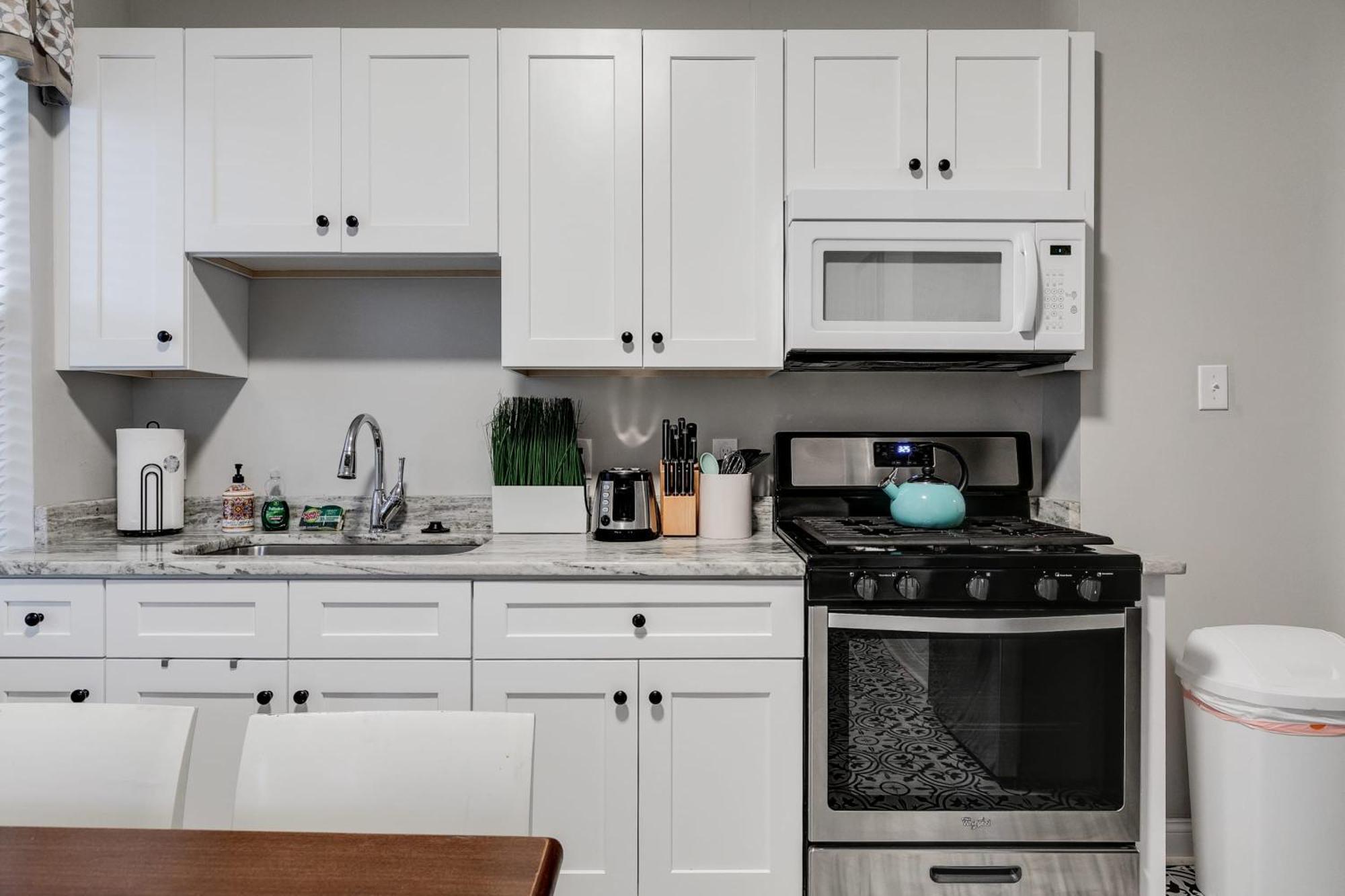 E2 Centrally Located In Carytown Fully Fenced Richmond Bagian luar foto
